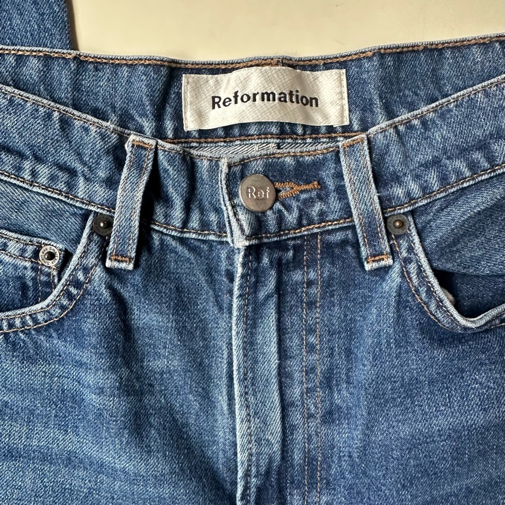 Reformation Mid rise straight/slim leg medium wash denim size 24